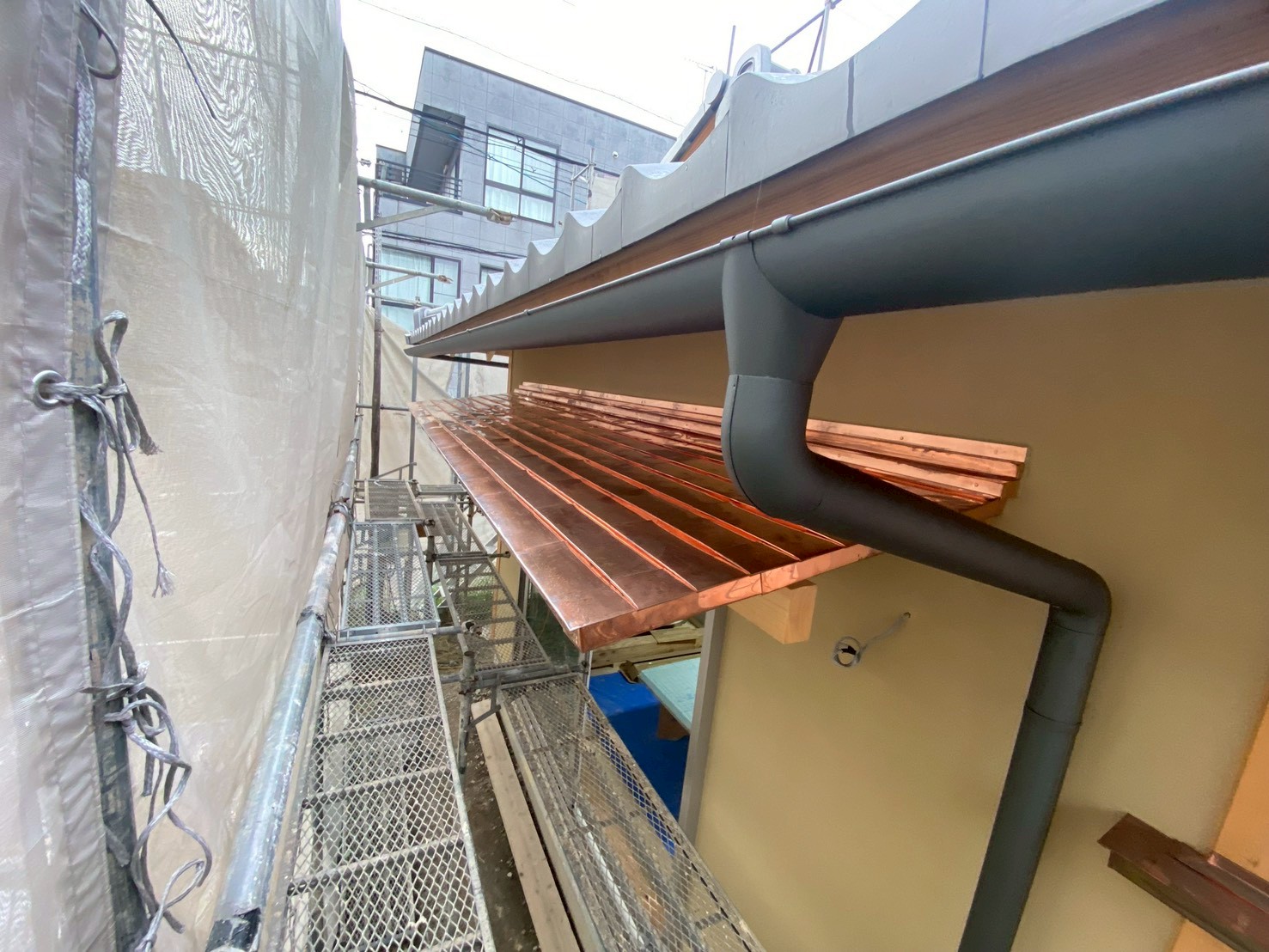 京都の板金・板金屋・屋根工事・雨漏り修理 | 株式会社成板金